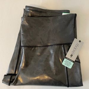NWT Ideology 7/8 length High Rise side pocket faux leather athletic leggings
